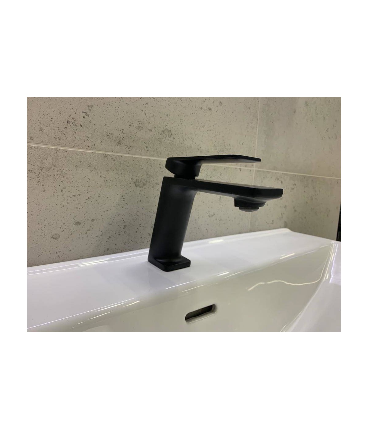 Waschtischarmatur Wasserhahn Kleine TRINO Mischbatterie für Badezimmer in Schwarz